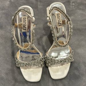 Badgley Mischka size 8.5 in champagne